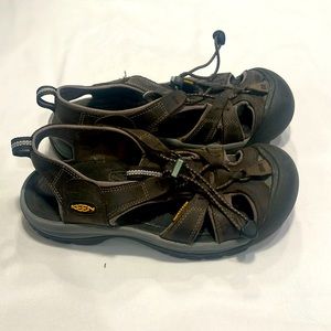 Keens leather hiking sandals